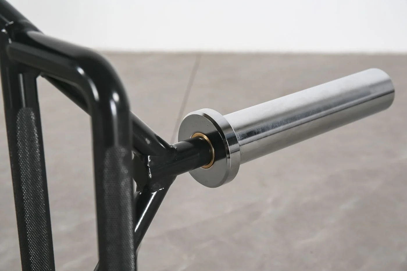 Open Trap Bar with Rotating Sleeves - Image 7