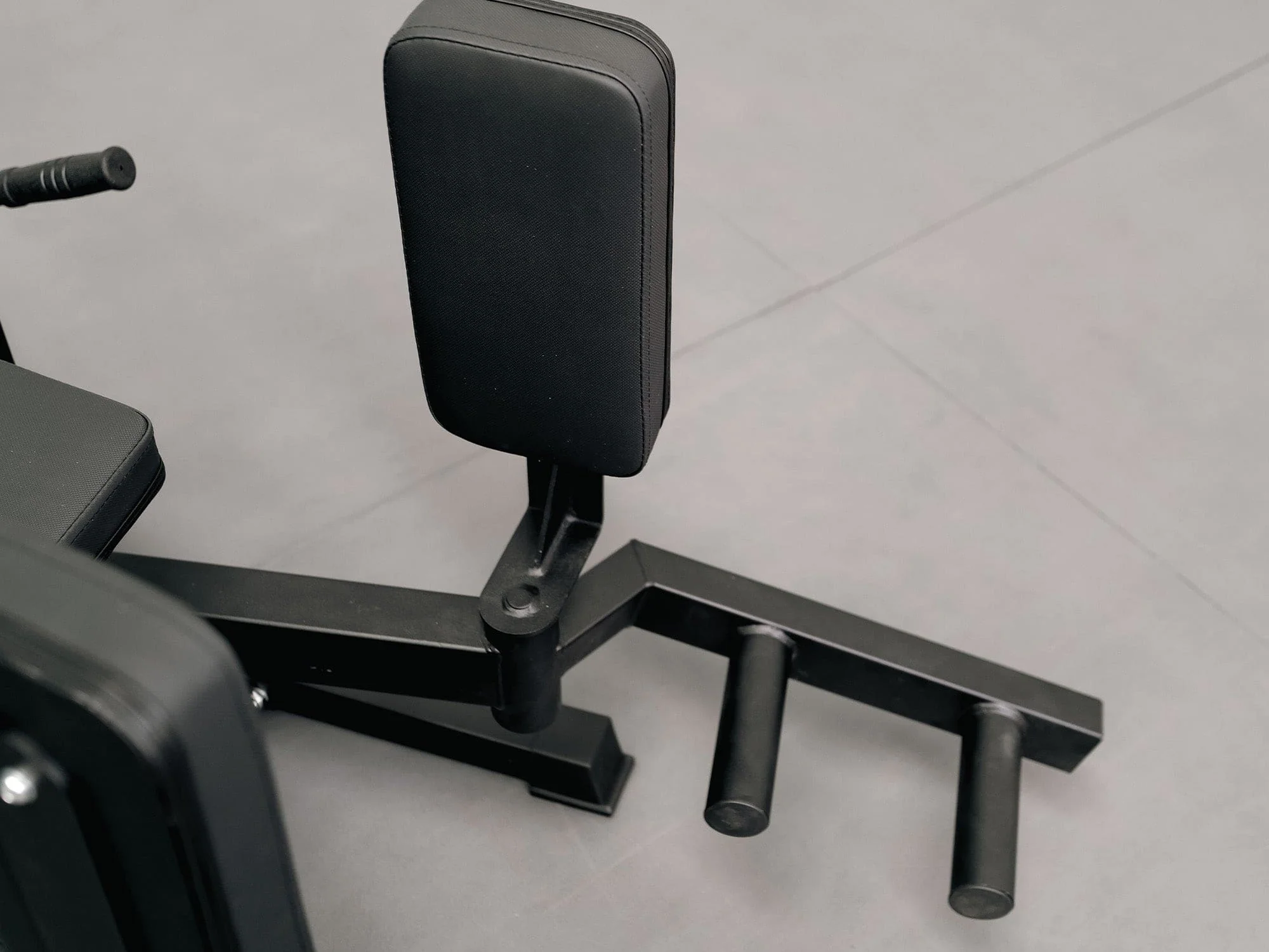 L4 Pro Plate Loaded Hip Adductor & Abductor - Image 11