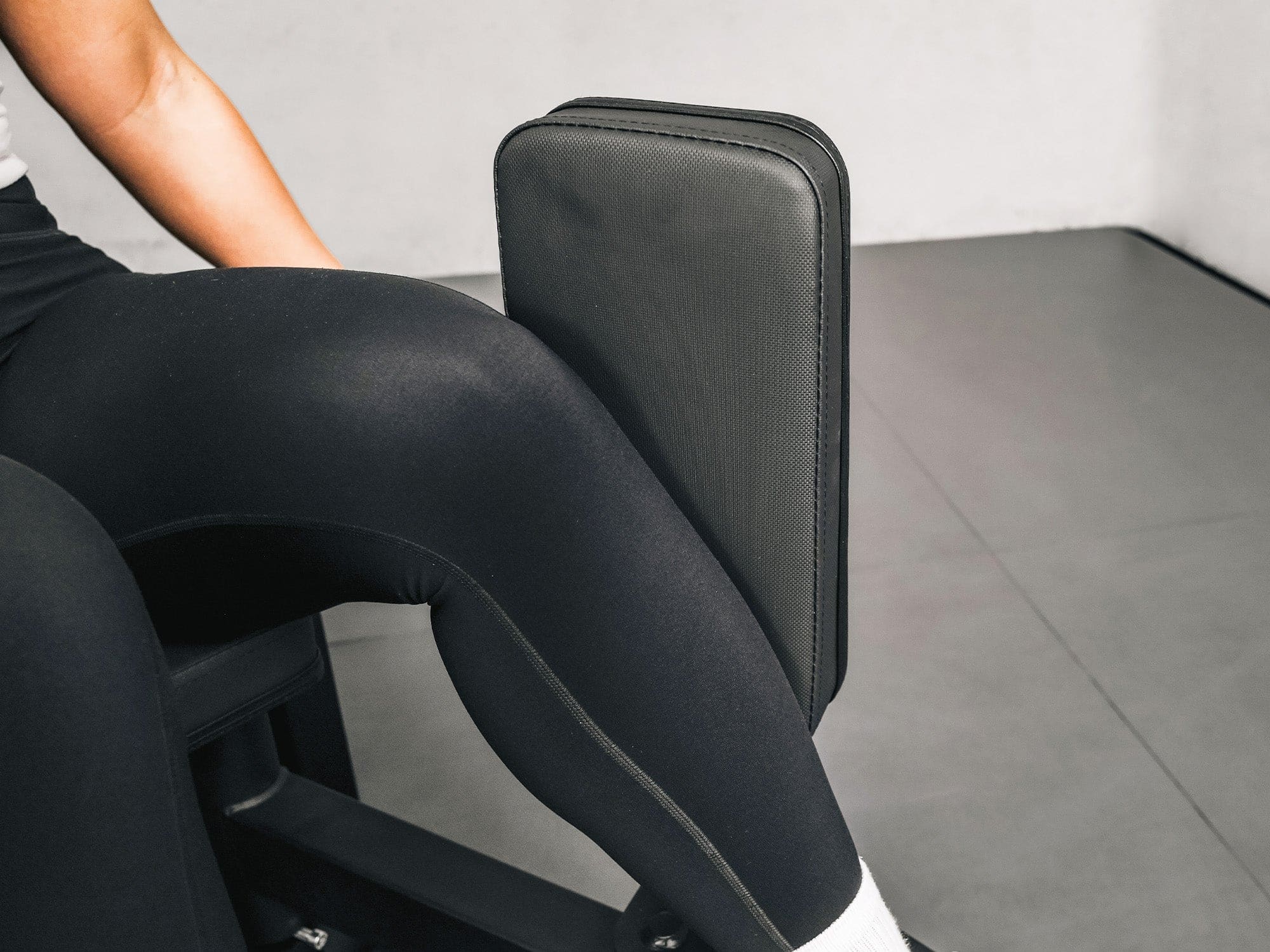 L4 Pro Plate Loaded Hip Adductor & Abductor - Image 5