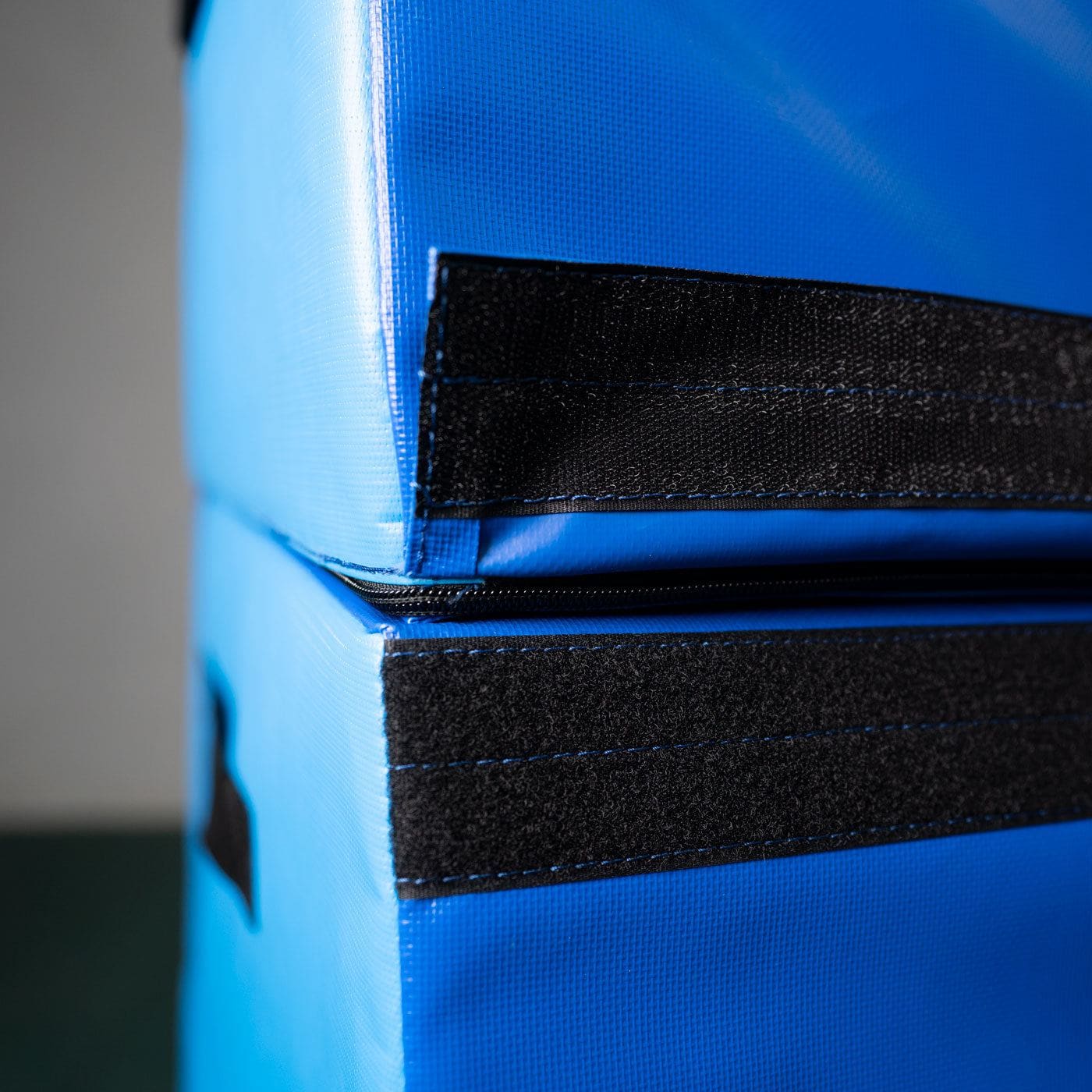 MEMAX Trapezoid Foam Vault Box – One-Piece Top - Image 3
