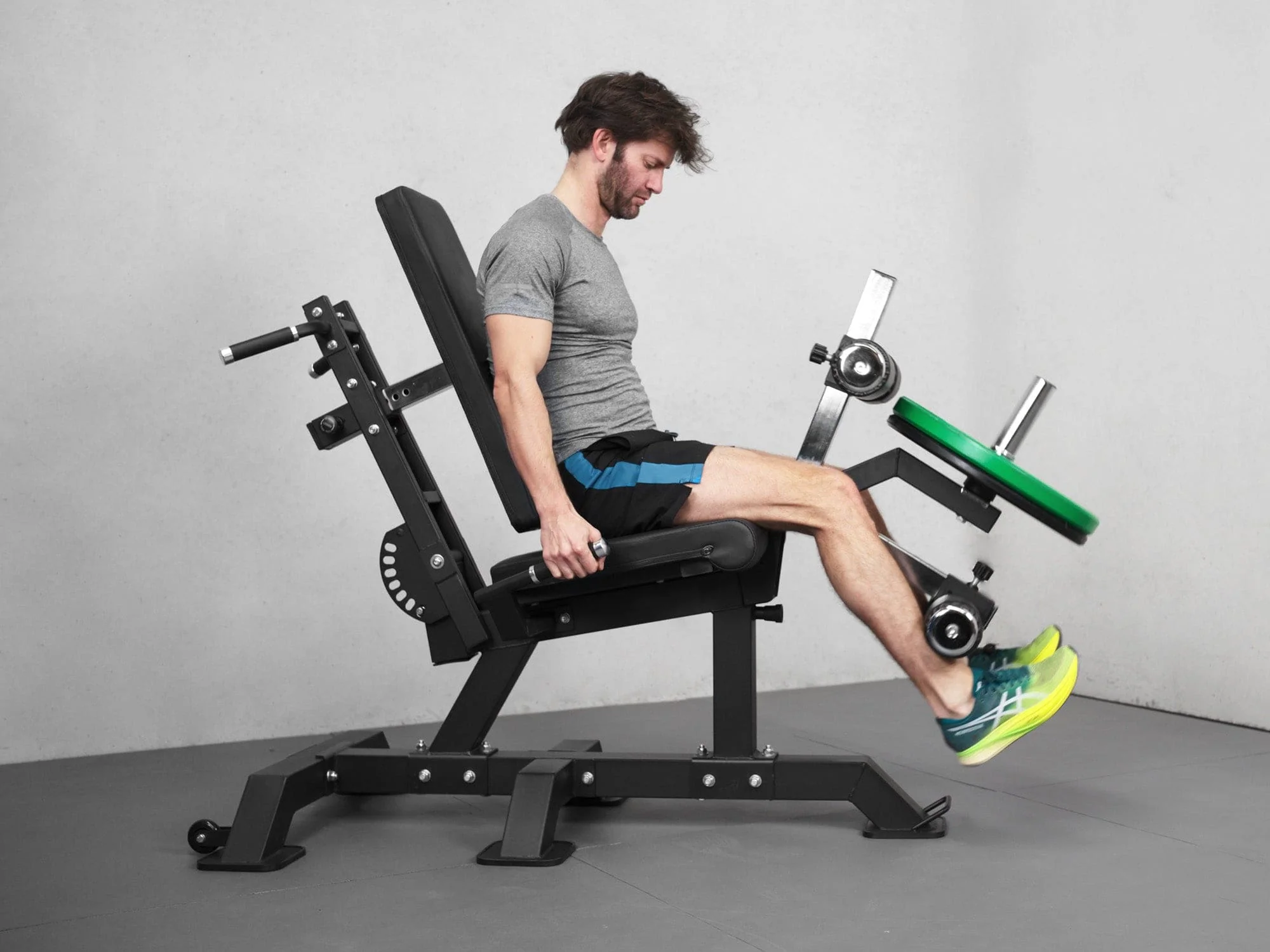 L4 Pro Series Plate Loaded Leg Extension & Prone Leg Curl - Image 7