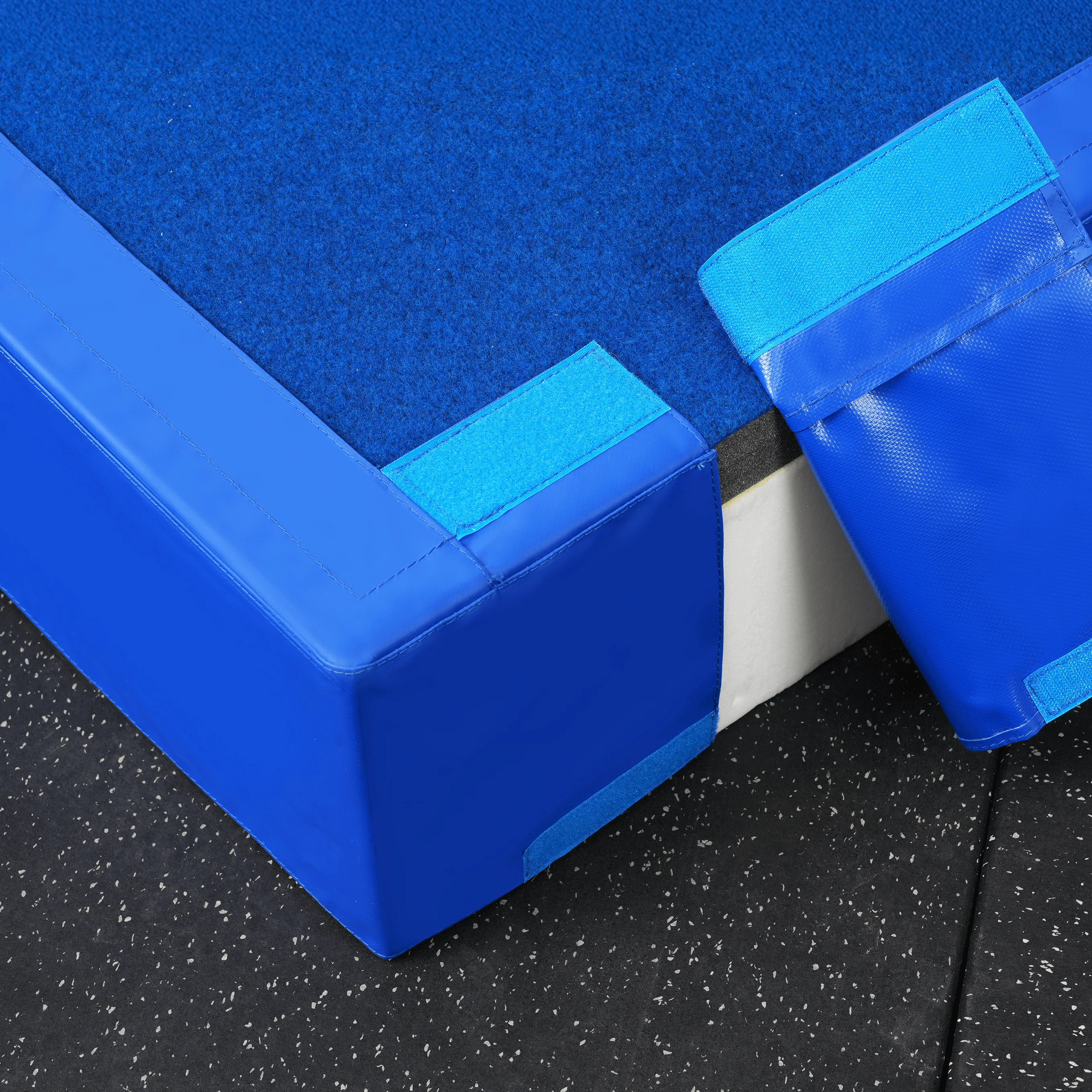 MEMAX Carpeted Safety Mat - 20cm Thickness - Image 4