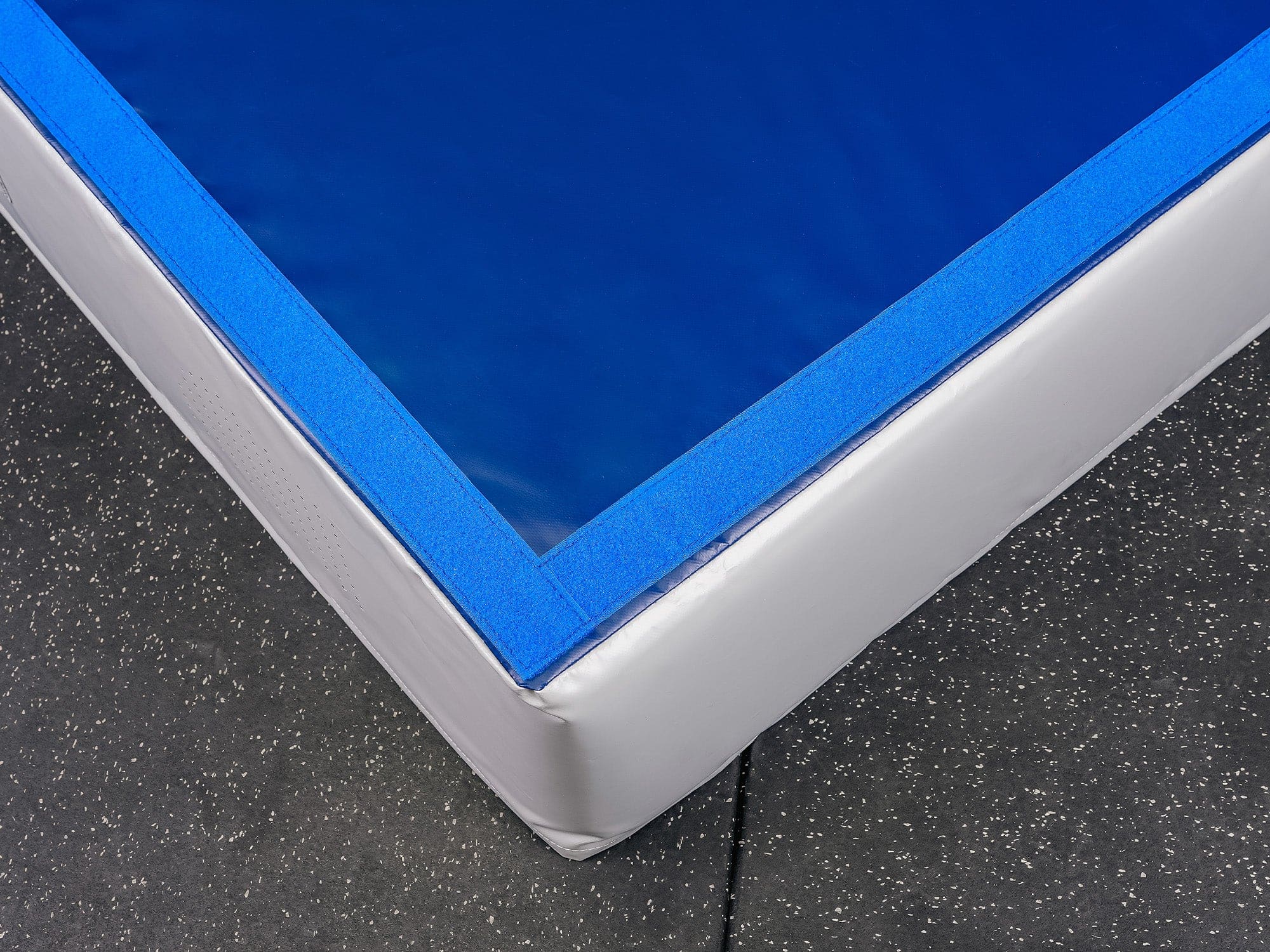 MEMAX Safety Landing Mat (with PVC Cover) 150x150x30cm & 180x180x30cm - Image 2