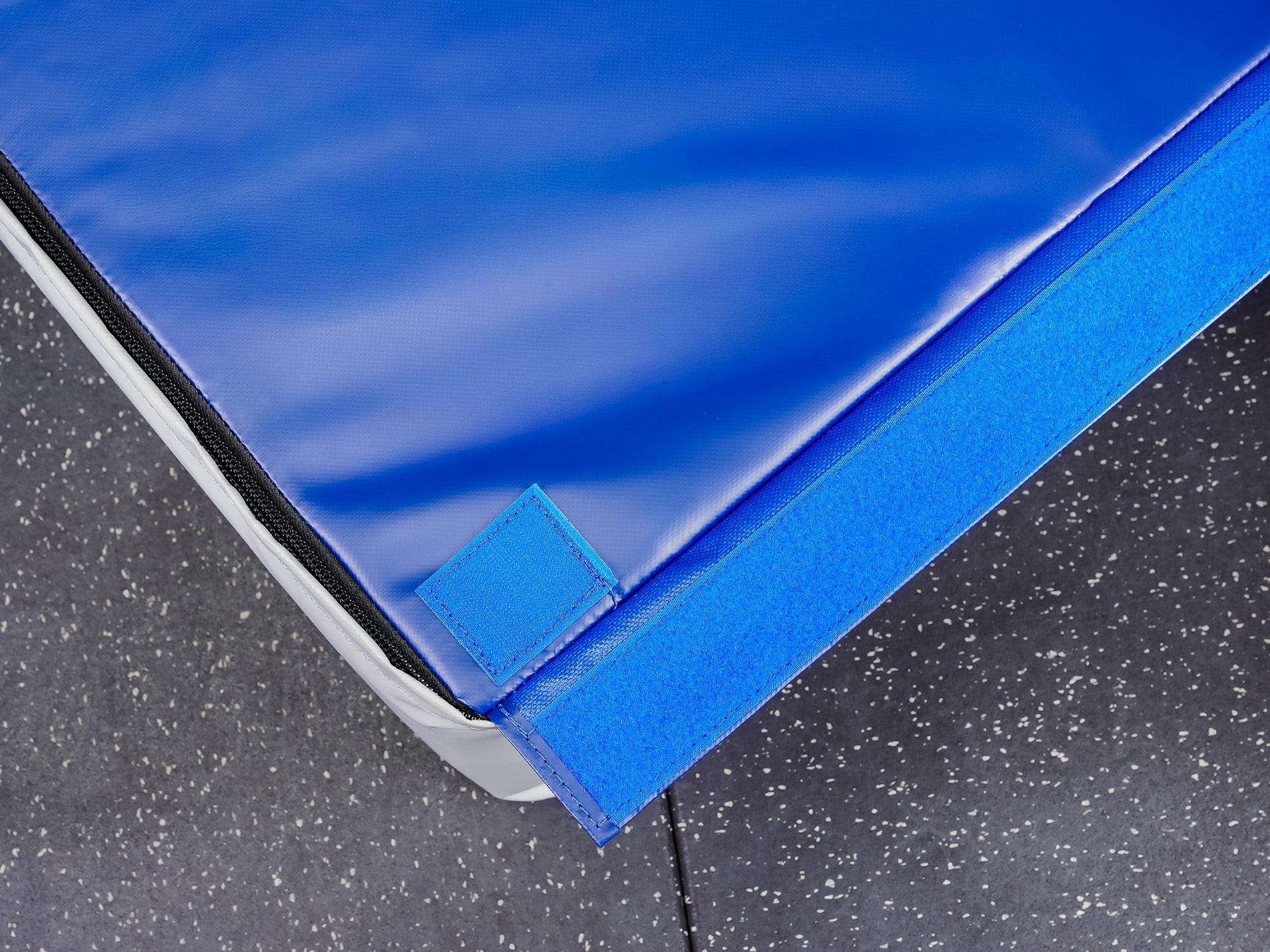 MEMAX Safety Landing Mat (with PVC Cover) 150x150x30cm & 180x180x30cm - Image 3