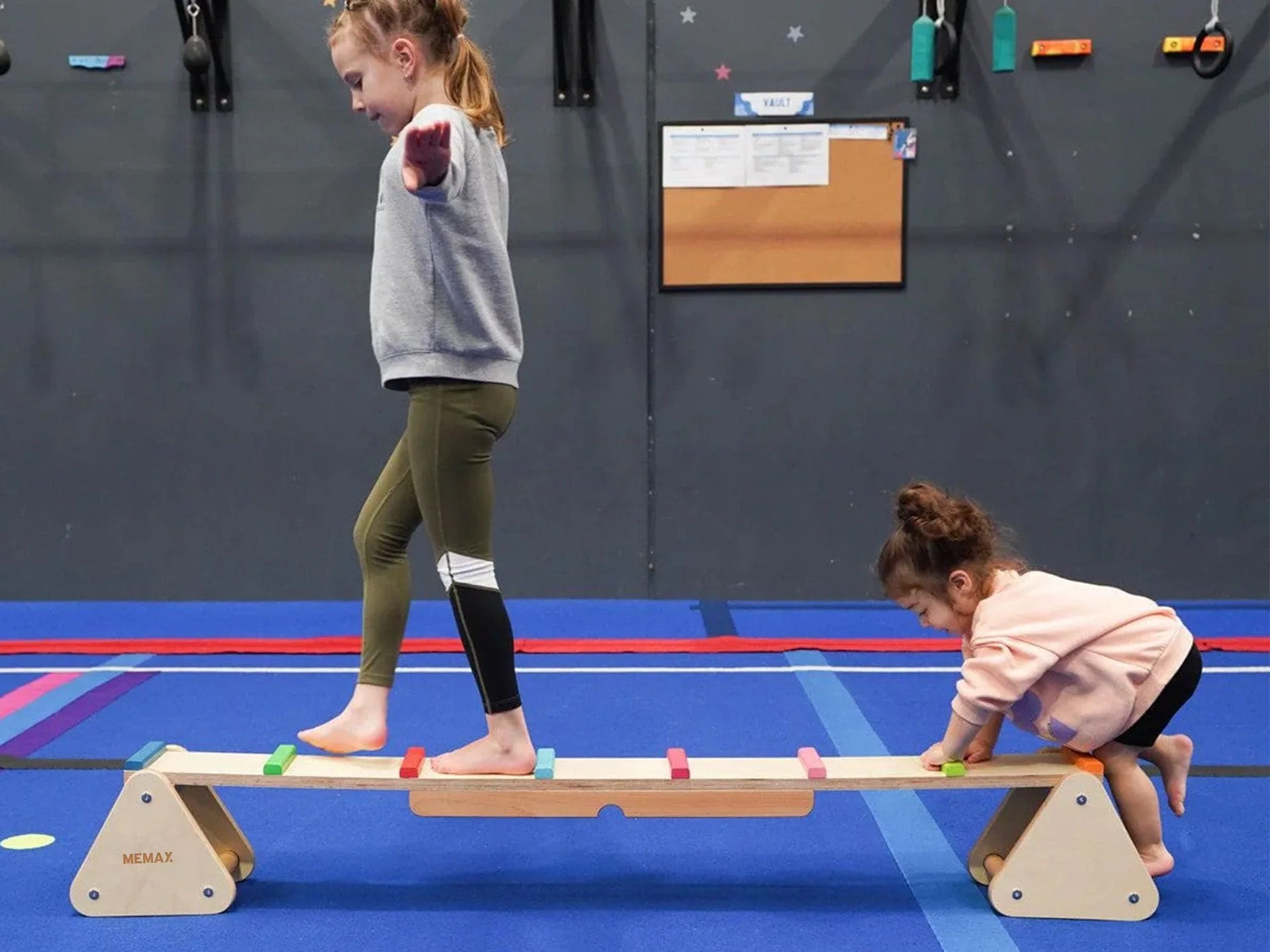 MEMAX 2-in-1 Wooden Seesaw and Rainbow Balance Bridge - Image 6